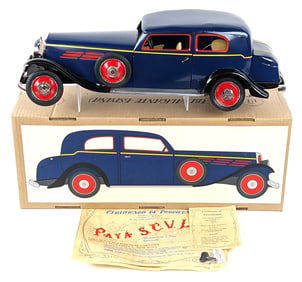 Contemporary Paya 1935 Gran Turismo Tin Auto Sedan