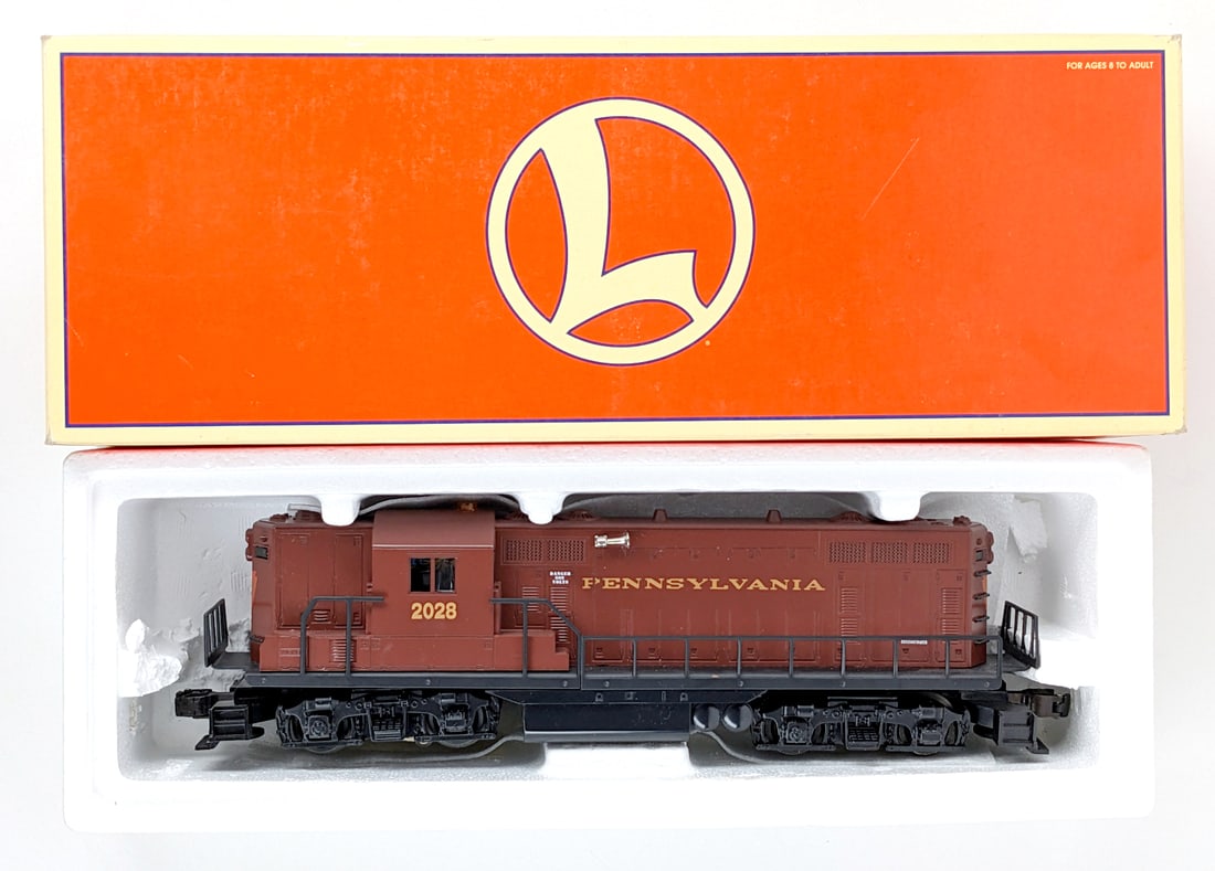 Lionel 2028 Pennsylvania Railroad GP-9 Diesel Locomotive 6-18567: Lionel 2028 Pennsylvania Railroad GP-9 diesel locomotive. The loco is in good condition in the box. The box is very nice with minor wear from storage. Item No. 6-18567.