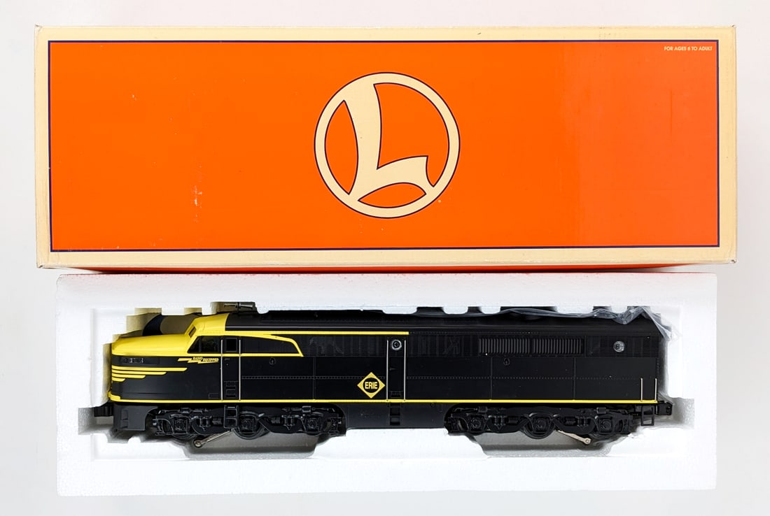 Lionel Erie Alco PA-1 A Diesel Unit 6-18961: Lionel Erie Alco PA-1 A unit. The engine is in very good condition in the box. The box has some minor discoloration on the one end. Item No. 6-18961