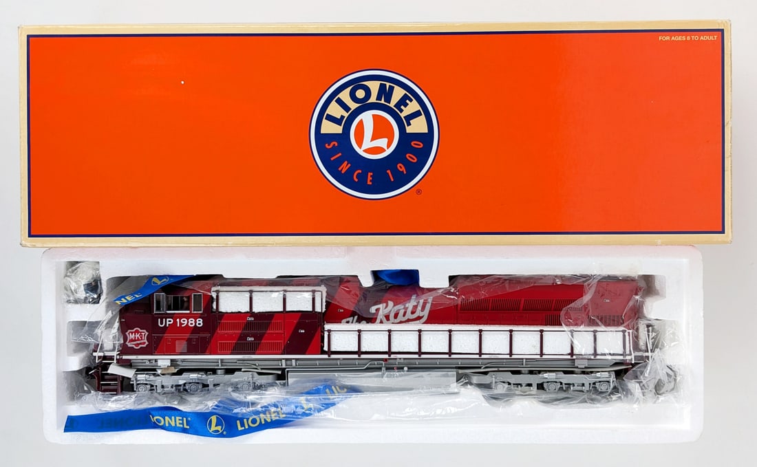 Lionel Union Pacific Heritage Katy SD-70ACe Diesel Loco 6-28263: Lionel Union Pacific Heritage Katy SD-70ACe diesel locomotive. The locomotive appears to be like new in the box. The box is in excellent condition. Item No. 28263.