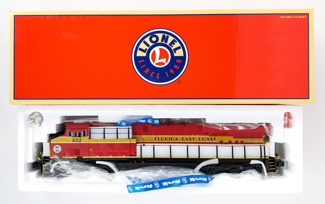 Lionel FEC Legacy ES44AC #802 Engine 6-82218 (1 of 9)