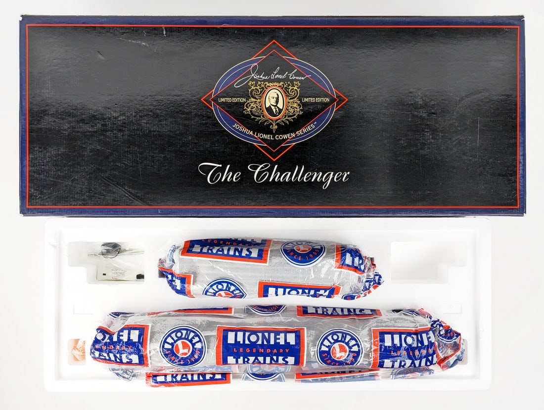 Lionel Union Pacific Two-Tone Gray #3977 Challenger w/ Tender 6-28099 (1 of 8)