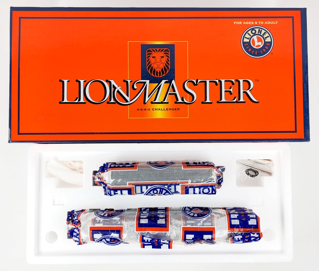 Lionel D&RG 4-6-6-4 Challenger Steam Engine & Tender 6-38014 (1 of 7)