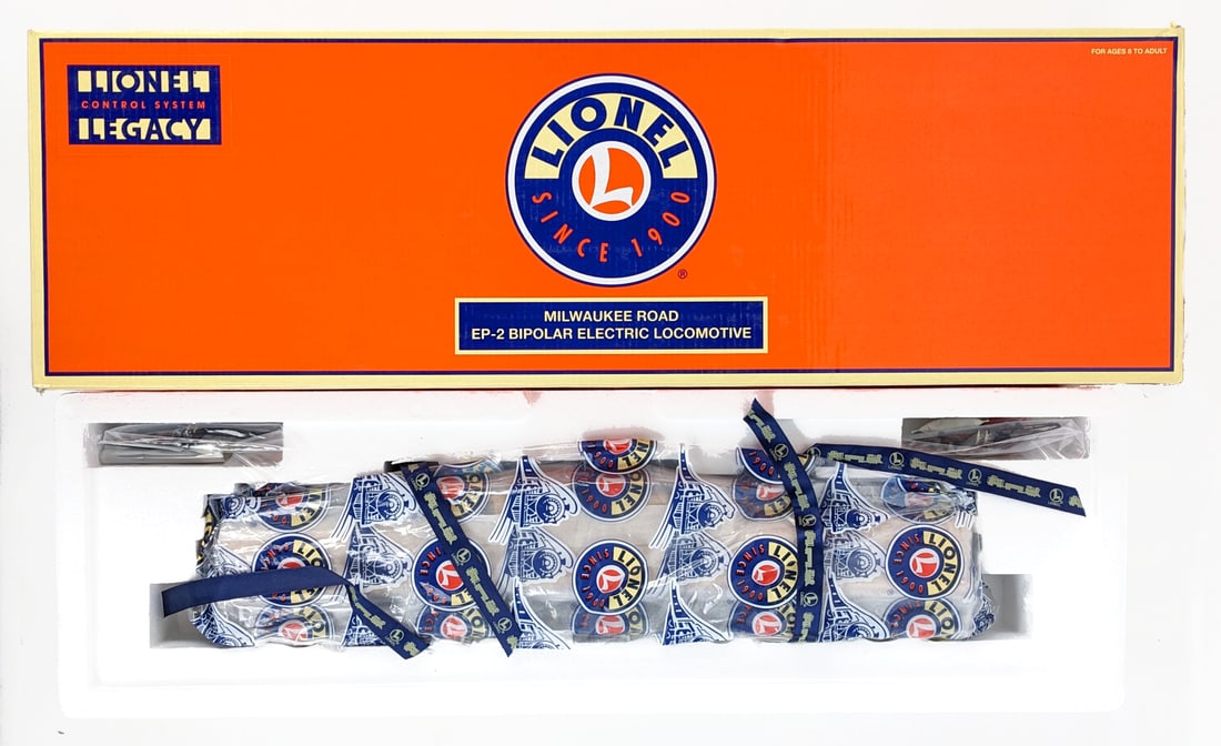 Lionel Milwaukee Road EP-2 Bipolar Electric Loco #E1 6-18389 (1 of 8)
