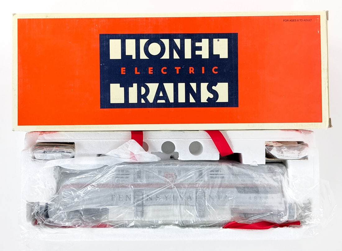 Lionel PRR GG-1 Locomotive 6-18308 (1 of 8)