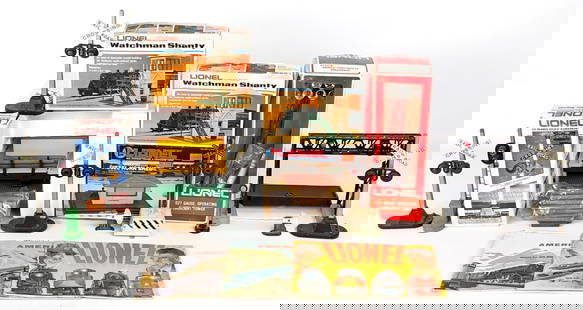 Lionel 164 Log Loader & Track Accessories: Lionel 164 log loader and train track accessories. The log loader appears to be like new in the styrofoam, but no box. Lot includes highway flashers, signals, watchman shanty, and more.