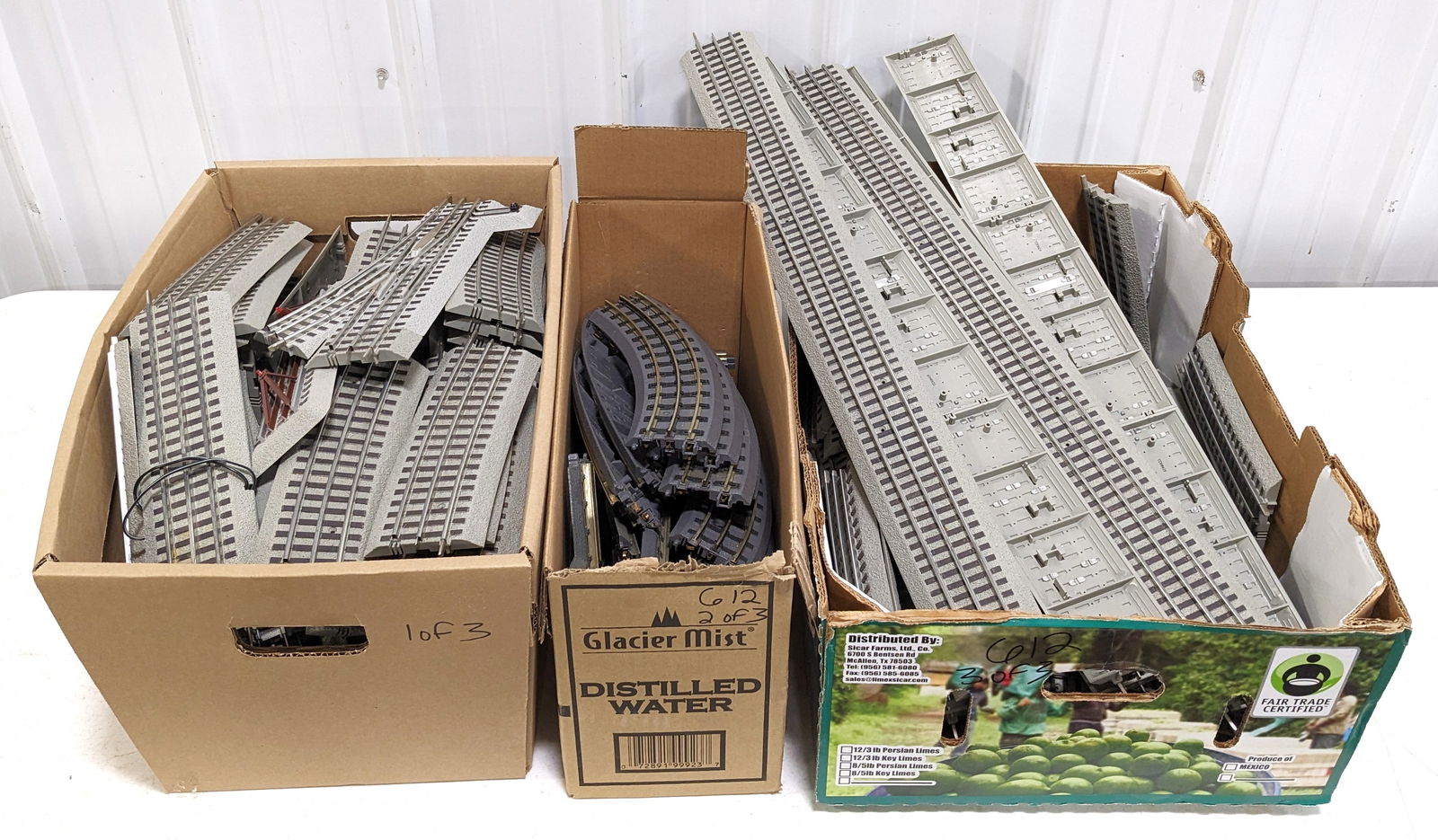 Large Lot of Lionel FasTrack & MTH RealTrax (1 of 10)