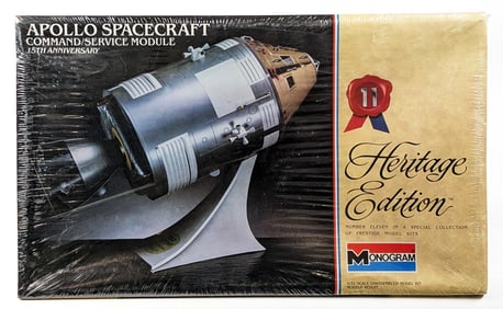 1/32 Monogram Apollo Spacecraft CSM Model Kit