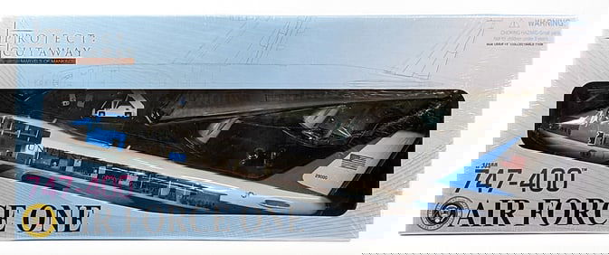 1/144 Dragon Models Project Cutaway 747-400 Air Force One U.S. Aircraft Model