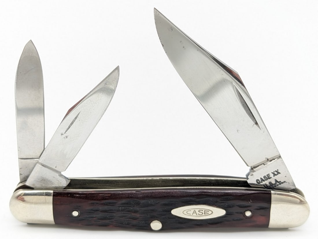 1971 Case XX Jig Bone 3-Blade Whittler 6308: Knife is in very nice condition with light scuffs and carbon spots on the blades, light scuffs on the bolsters, and nice handle scales. Overall measures 3-1/4in when closed.
