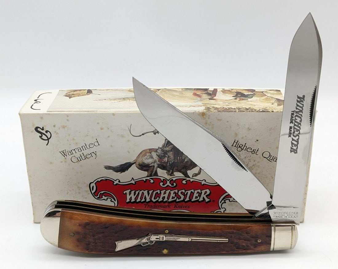 1994 Winchester Rifle Shield Series Burnt Orange Bone Large Trapper 29105 1/2 w/ Box: Knife is in very nice condition with minimal wear from handling. Overall measures 5-3/8in when closed.