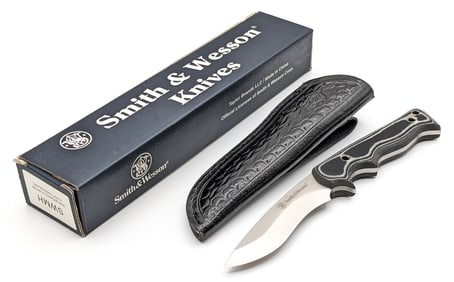 NIB Smith & Wesson SWMH Fixed Blade Hunter w/ Sheath