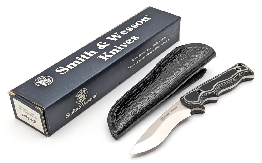 NIB Smith & Wesson SWMH Fixed Blade Hunter w/ Sheath (1 of 9)