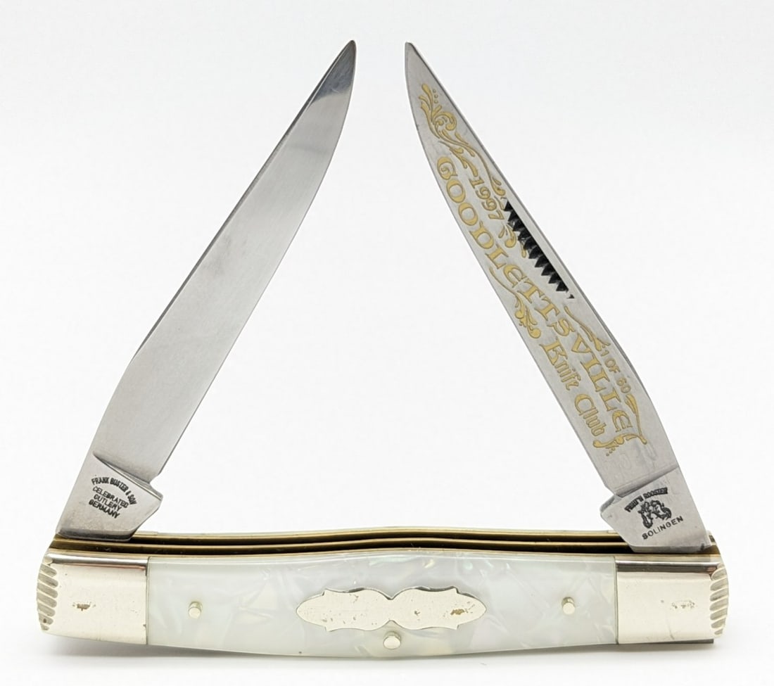 Ltd 1997 Frank Buster Fight'n Rooster Goodlettsville Knife Club Faux Pearl Muskrat: Knife is numbered 020 of 60, and is in very nice condition with some tarnishing on the bolsters and shield from handling. Overall measures 3-3/4in when closed.