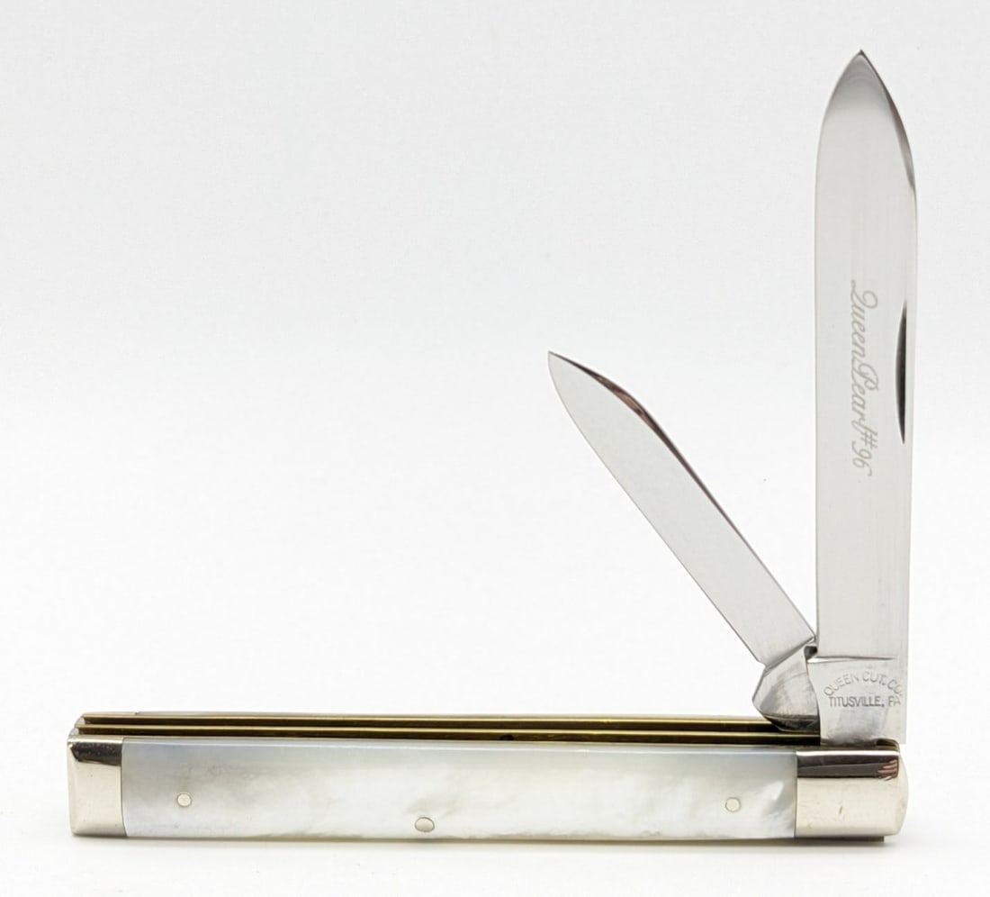 Queen Cutlery Co. Mother of Pearl #96 Physician's Knife (1 of 3)