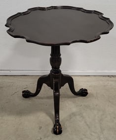 Antique Chippendale Mahogany Pie Crust Tilt Top Table