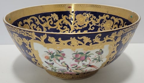Large Chinese Porcelain Gold Decorated Bowl