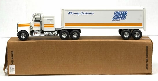 ERTL 1:25 Pressed Steel United Van Lines Peterbilt Tractor and Trailer with Box