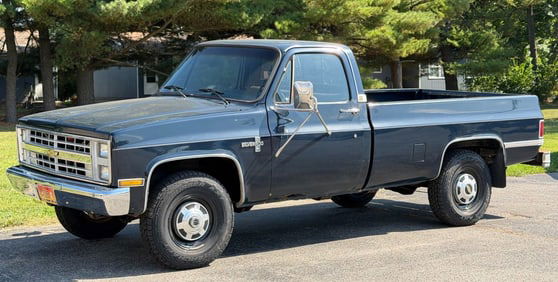 1986 Chevrolet Silverado K20 4x4 Square Body Pickup Truck