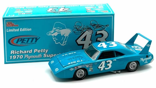 Racing Champions 1:24 Autographed Richard Petty 1970 Plymouth Superbird Limited Edition With Box