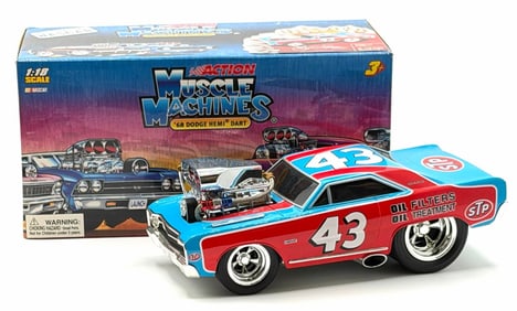 Action 1:18 Richard Petty Muscle Machines 1968 Dodge Hemi Dart With Box