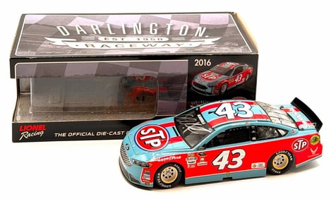 Lionel 1:24 Dual Autographed Richard Petty And Aric Almirola With Box