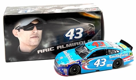 Lionel 1:24 Dual Autographed Aric Almirola And Richard Petty #43 Smithfield With Box