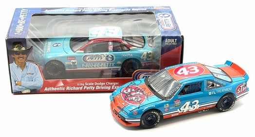 (2) 1:24 Richard Petty Die-Cast Collectables