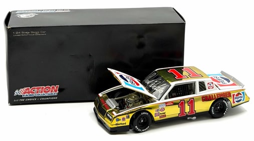 Action Racing 1:24 Autographed Darrell Waltrip #11 Pepsi Challenger 1988 Monte Carlo Chrome In Box