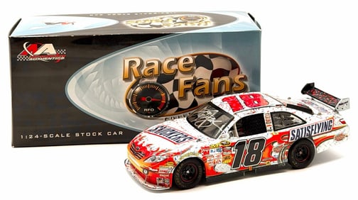 Motorsports Authentics 1:24 Autographed Kyle Bush #18 Snickers Bristol Win 2009 Camry In Box