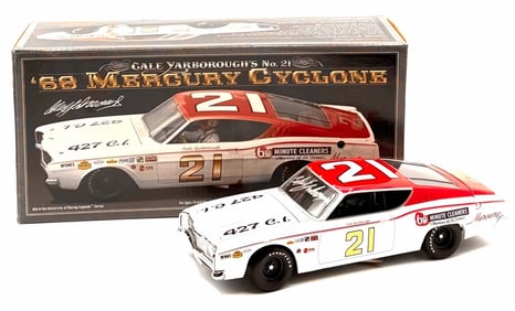 University Of Racing Legends 1:24 Autographed Cale Yarborough #21 '68 Mercury Cyclone In Box