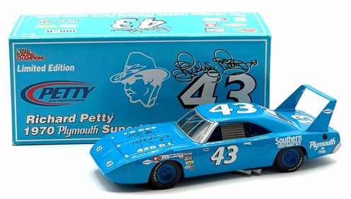 Racing Champions 1:24 Autographed Richard Petty #43 1970 Plymouth Superbird Southern Chrysler Editio