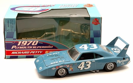 Racing Champions 1:24 Autographed Richard Petty #43 1970 Plymouth Superbird Petty Racing 50th Annive