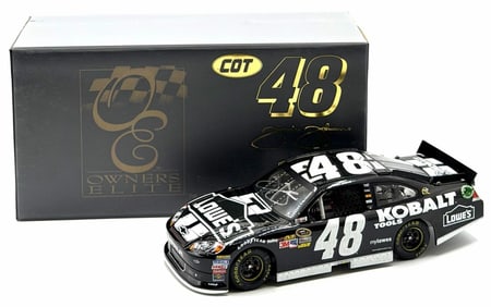 Lionel Racing RCCA Owner's Elite 1:24 Autographed Jimmie Johnson #48 Lowe's 2007 Impala SS COT In Bo