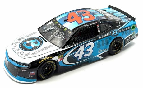 Lionel Racing 1:24 Double Autographed Richard Petty & "Bubba" Wallace Jr. #43 Plan B Sales 2019 Cama