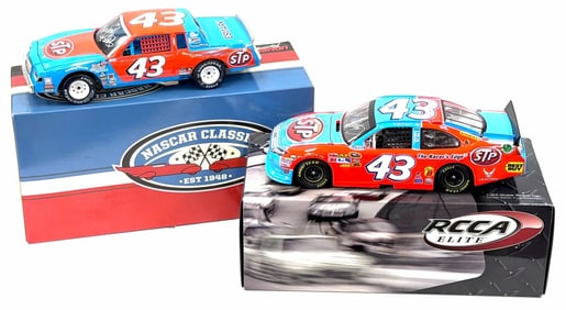 (2) 1:24 Autographed Richard Petty Die-Cast Collectables