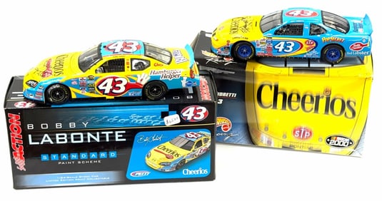 (2) 1:24 Autographed Richard Petty Die-Cast Collectables