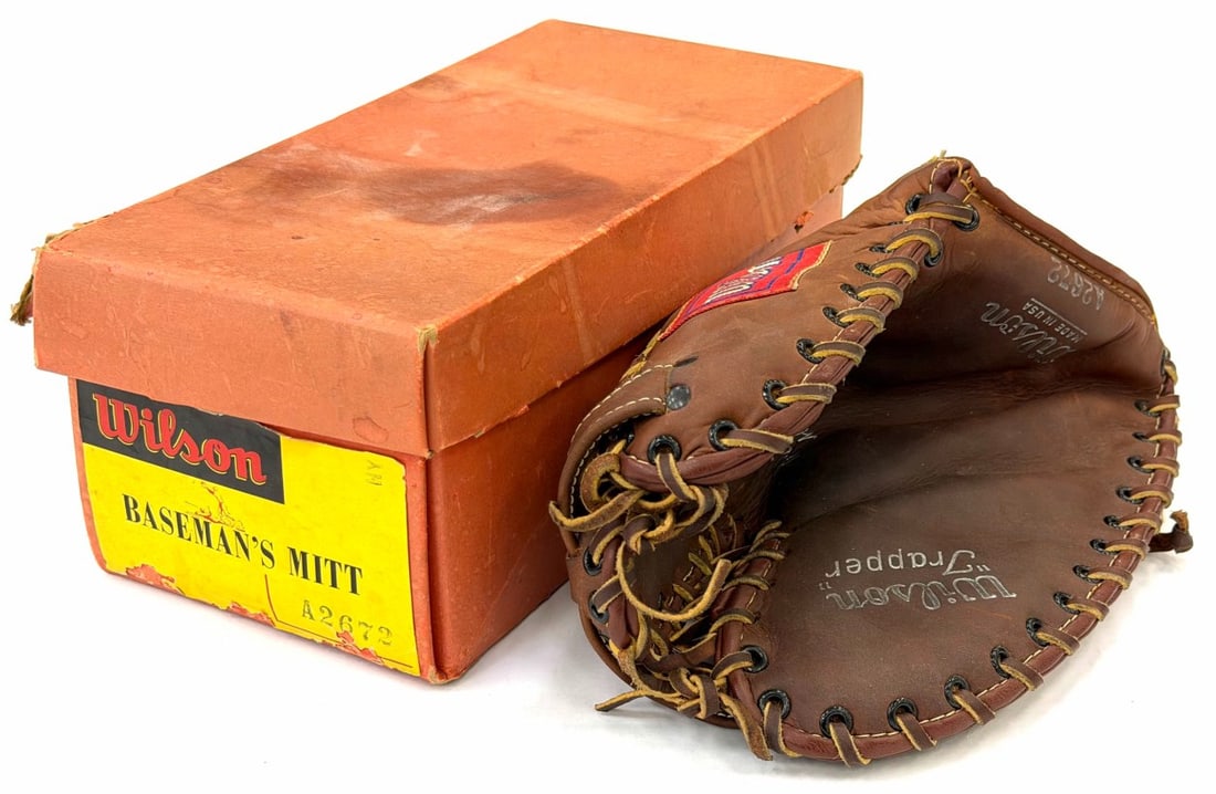 Wilson Trapper Model Left Handed Baseball Glove in Original Box (1 of 5)