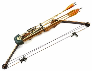 The Brown Bear Compound Bow with Bear Quiver