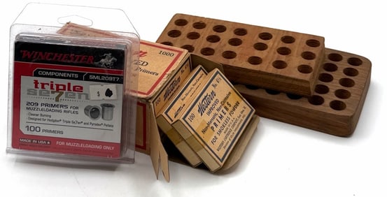 1100 Western & Winchester Primers w/ Wooden Bullet Stands