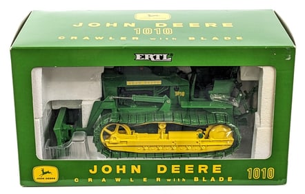 1/16 Ertl John Deere 1010 Crawler with Blade Plow City Farm Show