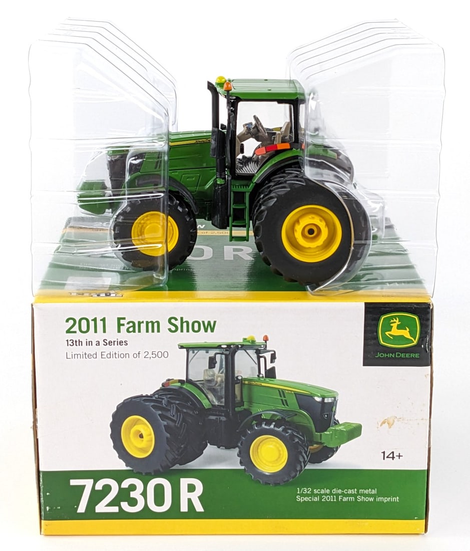 1/32 Ertl John Deere 7230R Tractor 2011 Farm Show 1 of 2500 (1 of 8)
