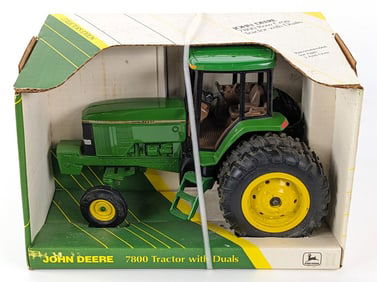 1/16 Ertl John Deere 7800 Row Crop Tractor with Duals