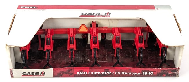 1/16 Ertl Case IH 1840 Cultivator