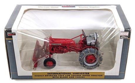 1/16 SpecCast International Harvester Farmall Cub w/ Blade and Chains
