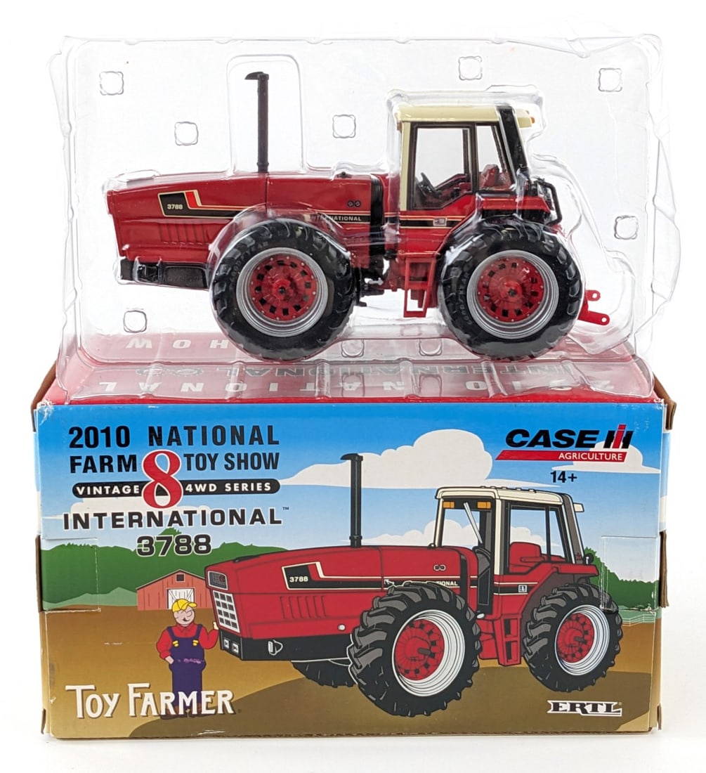 1/32 Ertl International 3788 Tractor 2010 National Farm Toy Show (1 of 9)