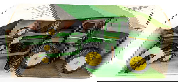 1/16 Ertl John Deere 8650 4wd Tractor and Disk Set In Box