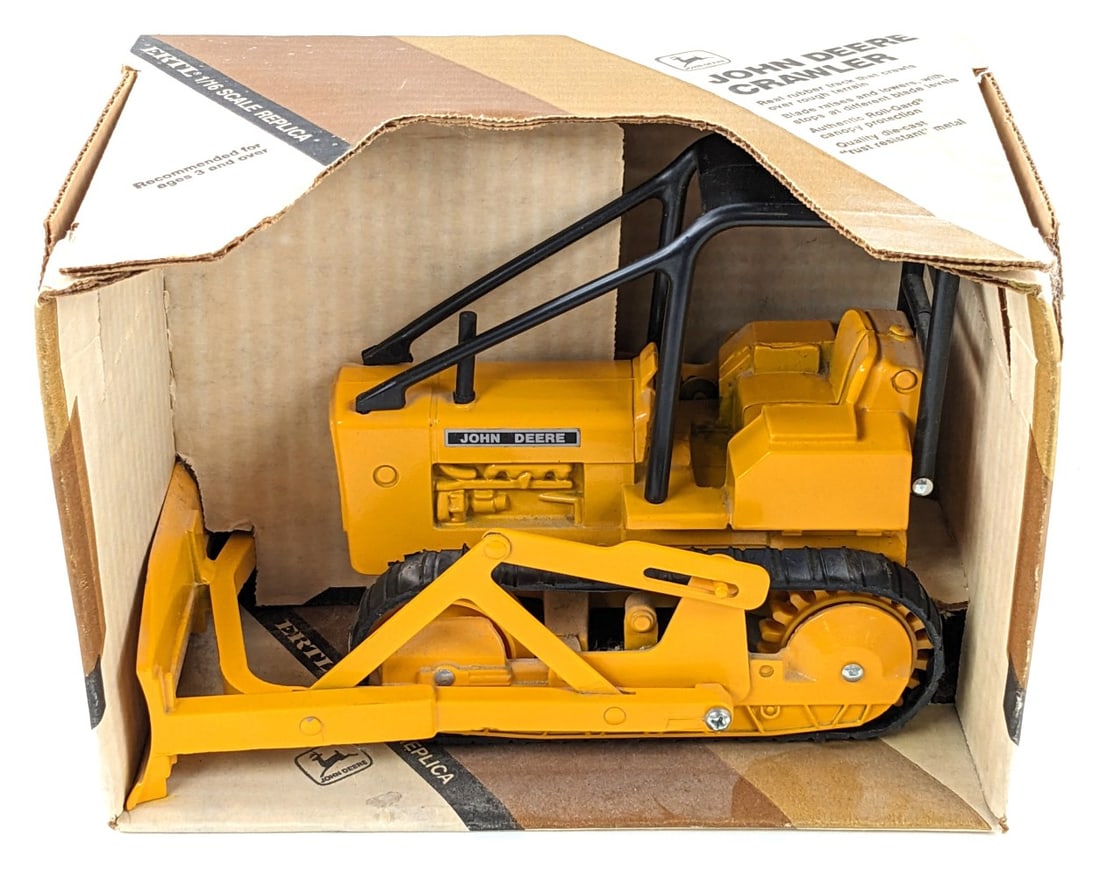 1/16 Ertl John Deere Crawler In Box (1 of 7)