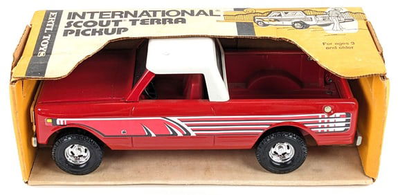 Ertl International Scout Terra Pickup