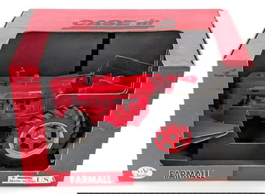 1/8 Scale Models Farmall 400 Narrow Front Tractor